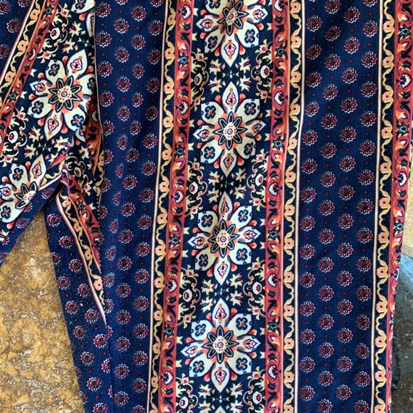 Forever 21 vertical stripe stretchy pull on flare leggings - Picture 3 of 9